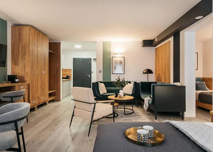 Orso & By Staylab Varsó